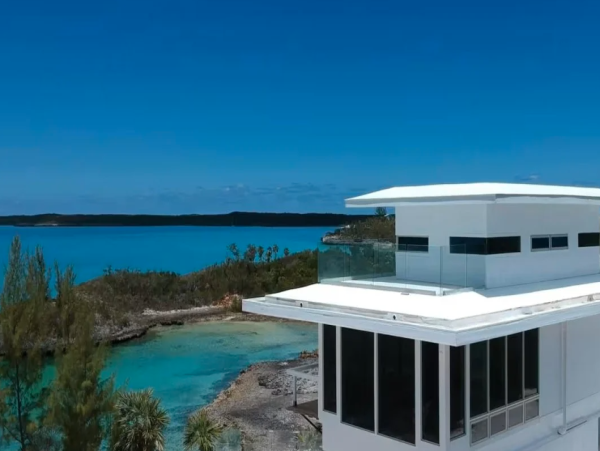 Luxurious Beachfront Estate in Eleuthera